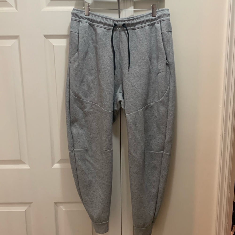 Nike Sportswear Tech Fleece Jogger Dark Heather Grey
